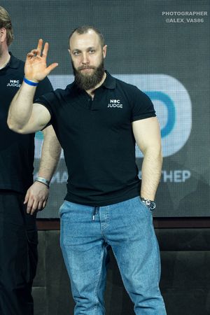 Ведущие